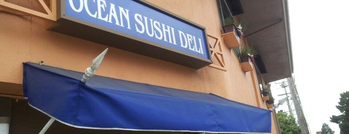 Ocean Sushi Deli is one of สถานที่ที่บันทึกไว้ของ Kimberly.