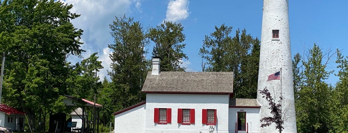 Sturgeon Point Lighthouse is one of United States Lighthouse Society.