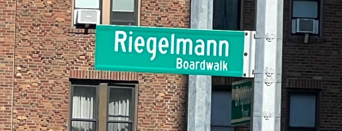 Riegelmann Boardwalk is one of Visited.