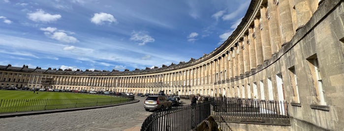 The Royal Crescent is one of Summer in London/été à Londres.