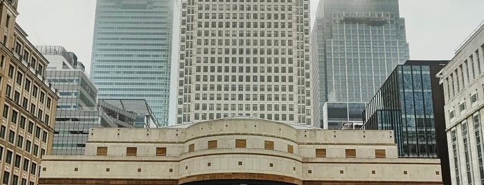 Cabot Square is one of Canary Wharf.