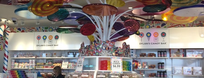 Dylan's Candy Bar is one of Lugares guardados de Amy.