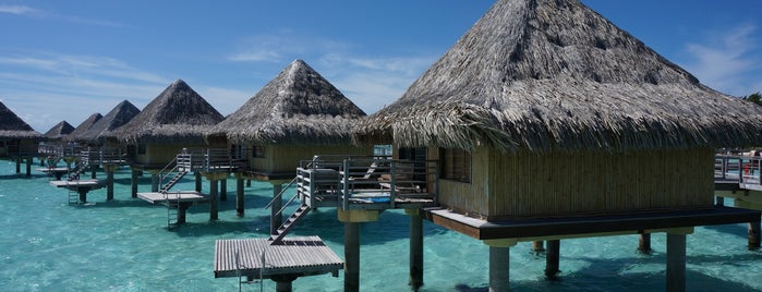 Overwater Bungalows is one of Lugares favoritos de Sarah.