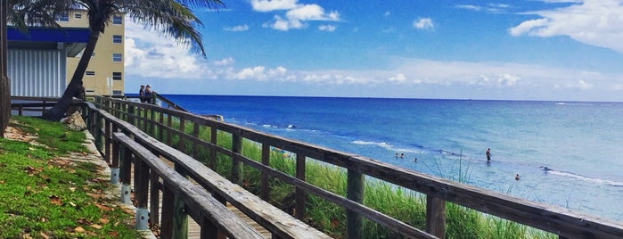 Dune Deck Cafe is one of Sarah’s Liked Places.