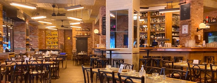 La Taverne is one of Lugares guardados de Ronaldo.