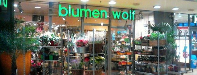 Blumen Wolf is one of Locais curtidos por Michael.
