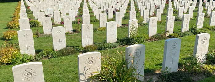 Cimetière militaire de Bayeux is one of Bayeux.