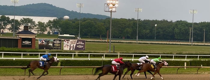 Mountaineer Casino, Racetrack & Resort is one of Horse Racing Coast to Coast.