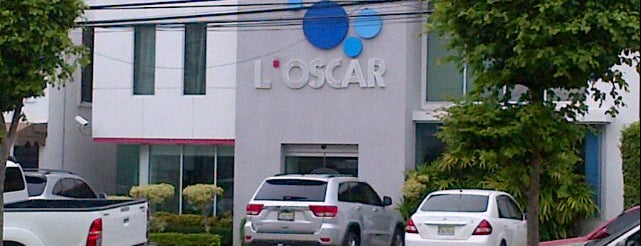 L' Oscar is one of Tempat yang Disukai Guillermo.