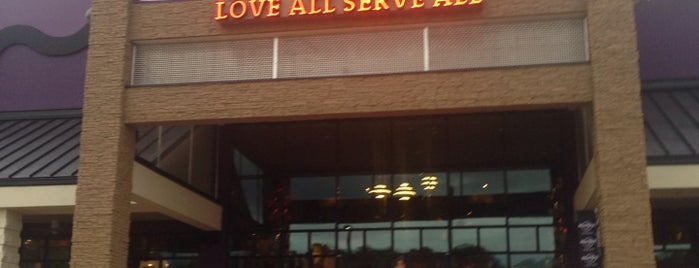 Hard Rock Cafe Pigeon Forge is one of Orte, die steve gefallen.