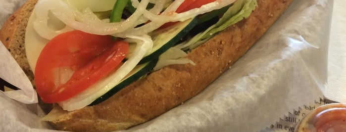 Cousins Subs of Franklin - 76th & Rawson is one of Duaneさんのお気に入りスポット.