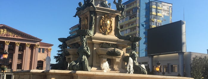 The Neptune Fountain is one of Lieux qui ont plu à Mikhail.