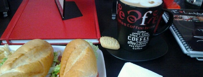 T-Latte Cafe is one of Lugares guardados de Jorge.