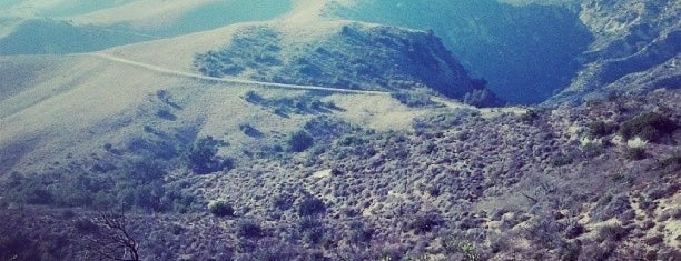 Dreaded Hill Peak is one of สถานที่ที่ Eric ถูกใจ.