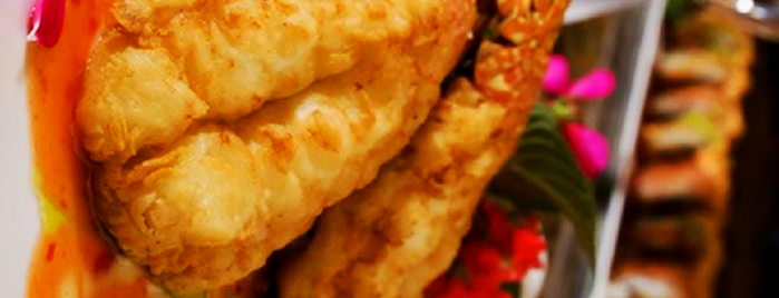Coco's Famous Fried Lobster is one of Gespeicherte Orte von Kaleigh.
