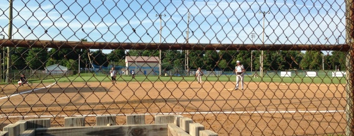 Two Rivers Softball Fields is one of Orte, die Mike gefallen.