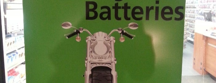 Batteries Plus Bulbs is one of Posti che sono piaciuti a Karl.