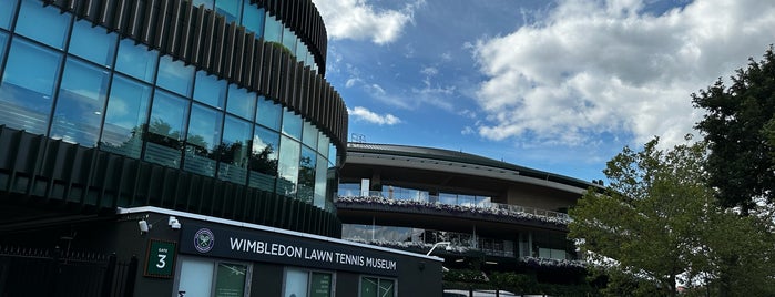 Wimbledon Lawn Tennis Museum is one of Tempat yang Disimpan Julia.