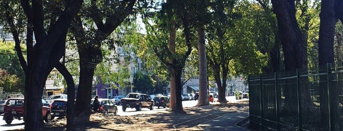 Plaza Irlanda is one of BsAs - La ciudad de la furia.