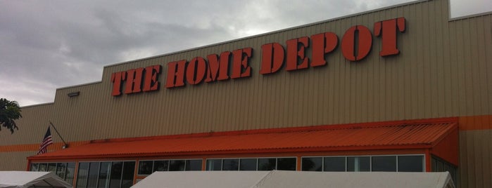 The Home Depot is one of Lieux qui ont plu à Joel.