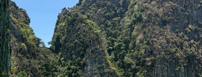 Koh Phi Phi Lay is one of กระบี่.