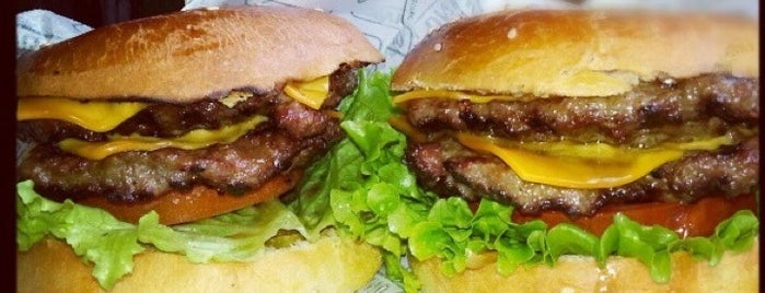 Mano Burger is one of Posti che sono piaciuti a Oğuz.