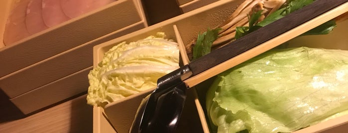 しゃぶしゃぶ温野菜 飯塚店 is one of 鍋 行きたい.