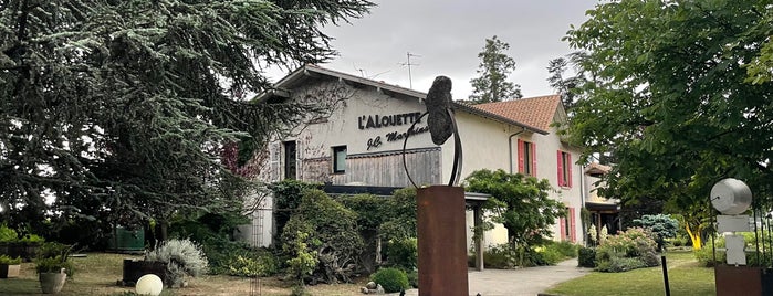 L'Alouette is one of Bar-Restau.