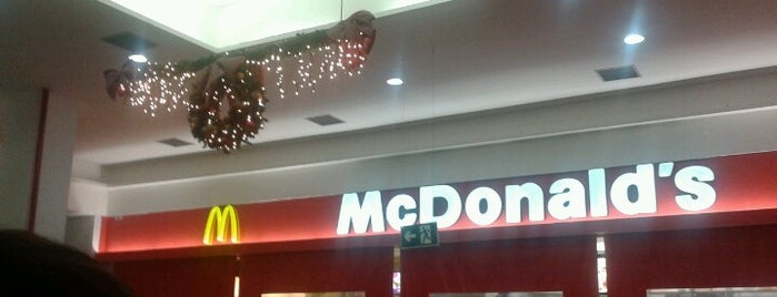 McDonald's is one of Sair com Mômô.