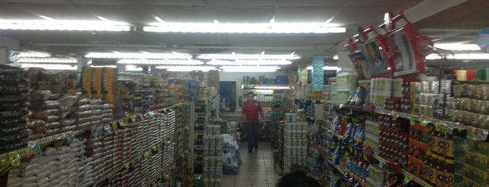 Supermercado Darin is one of Tienda de Comestibles en Coro.