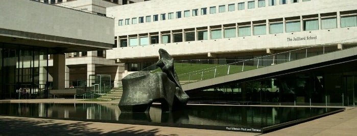 Barclay's Capital Grove at Lincoln Center is one of Lugares favoritos de Albert.