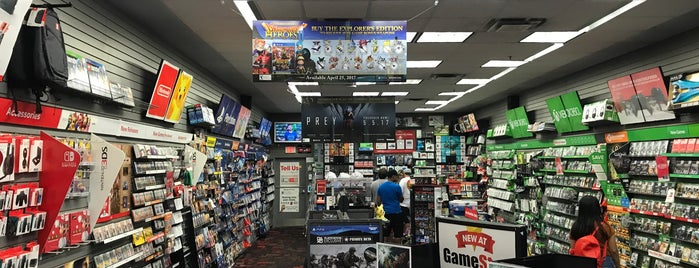 GameStop is one of Lieux qui ont plu à Miriam.