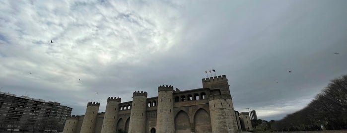 Parque de la Aljaferia is one of ZGZ.