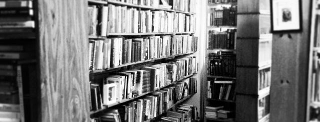 Collected Stories Bookstore is one of Posti che sono piaciuti a Ian.