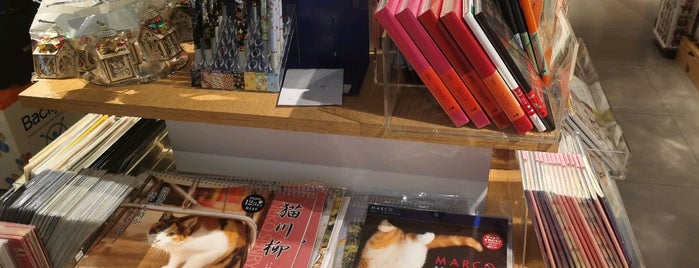 JP Books is one of สถานที่ที่ Matt ถูกใจ.