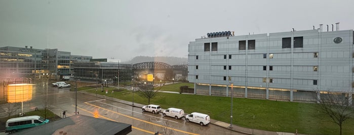 Hotel Indigo Pittsburgh - Technology Center is one of RT.