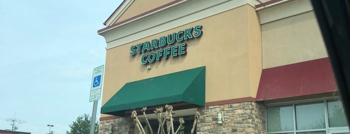 Starbucks is one of Orte, die Fernando gefallen.