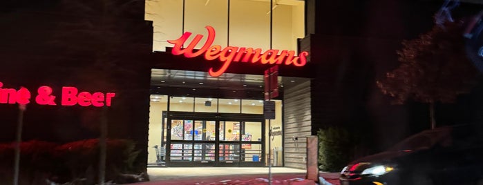Wegmans is one of สถานที่ที่ Jason ถูกใจ.