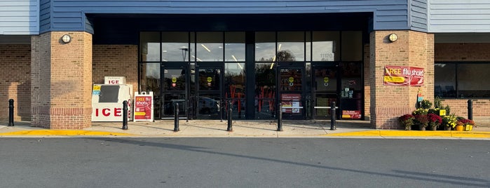 Safeway is one of Grocery Stores in Herndon area.