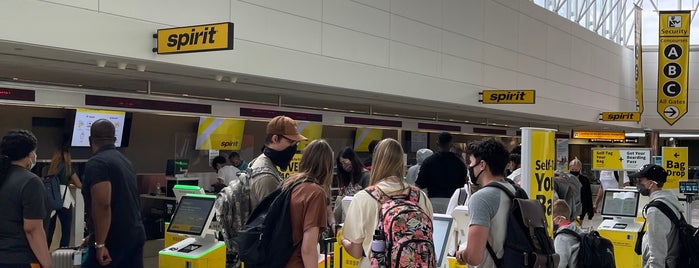 Spirit Airlines Ticket Counter is one of Aaronさんのお気に入りスポット.