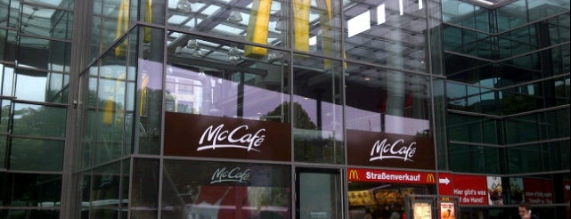 McDonald's is one of สถานที่ที่ Alex ถูกใจ.
