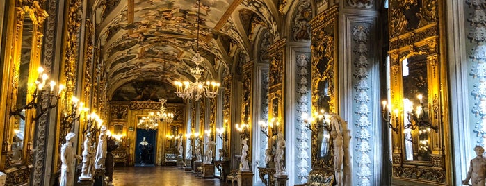 Galleria Doria Pamphilj is one of Даринаさんのお気に入りスポット.