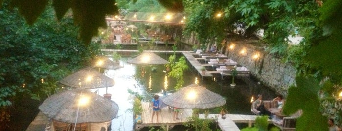 Paradise Hotel & Restaurant is one of Tempat yang Disukai Serapla.