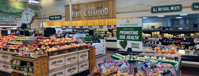 Sprouts Farmers Market is one of Las Vegas The Lakes.