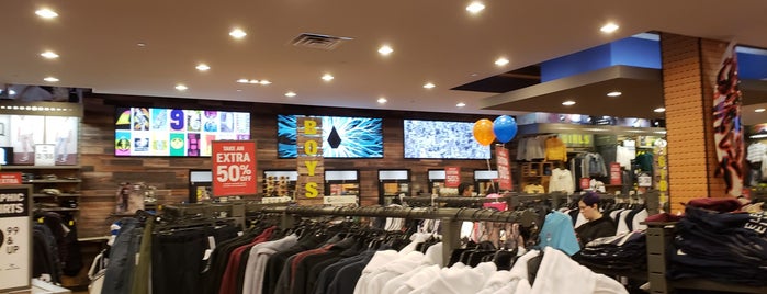 Tillys is one of Freaker USA Stores Heartland.
