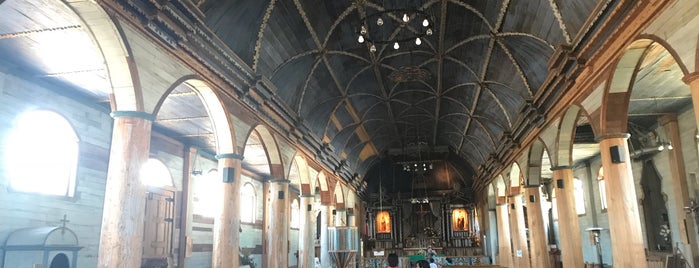 Iglesia Santa Maria de Loreto de Achao is one of Tempat yang Disukai Ivan.