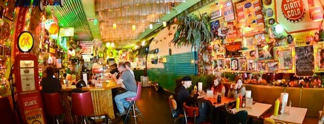 Trailer Park Lounge & Grill is one of The Perfect First Date.