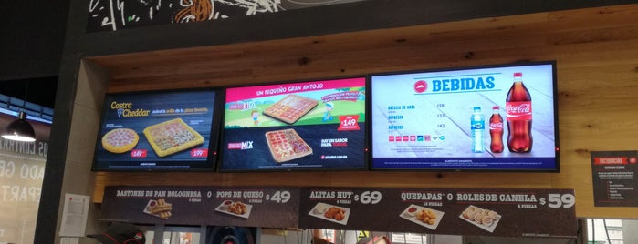 Pizza Hut is one of Orte, die Akny gefallen.