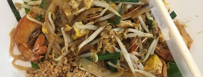 Max's Magical Thai Food is one of Aroi Khaosan.