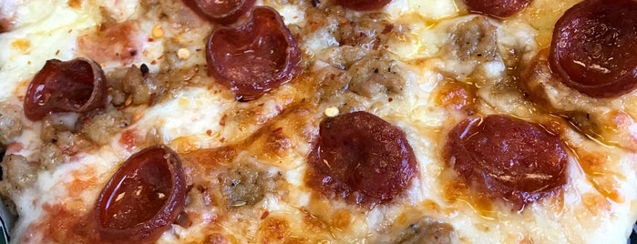 Perri's Pizzeria is one of rochesternypizza-2.